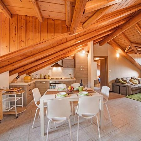 Mansarda Fra Monte E Lago Apartment Esino Lario Bagian luar foto