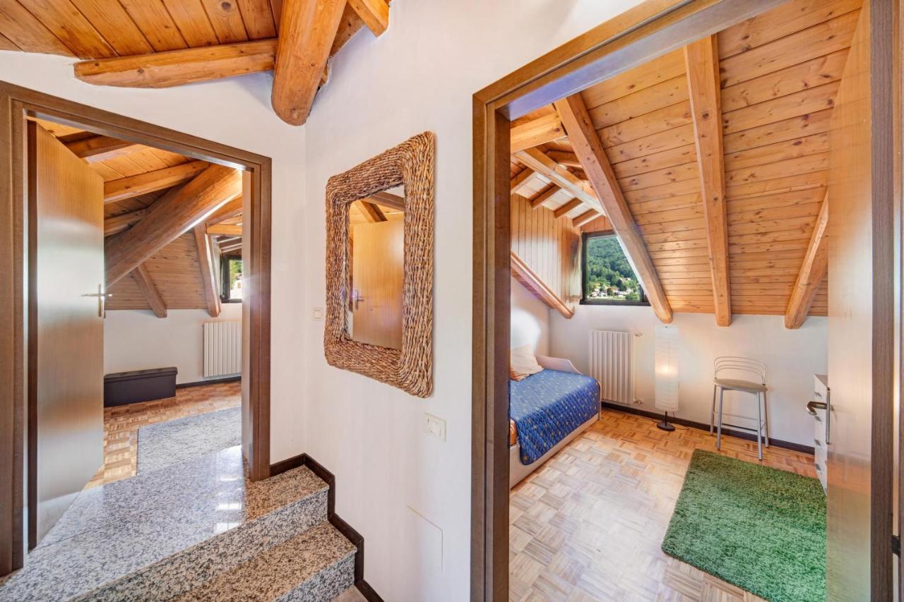 Mansarda Fra Monte E Lago Apartment Esino Lario Bagian luar foto
